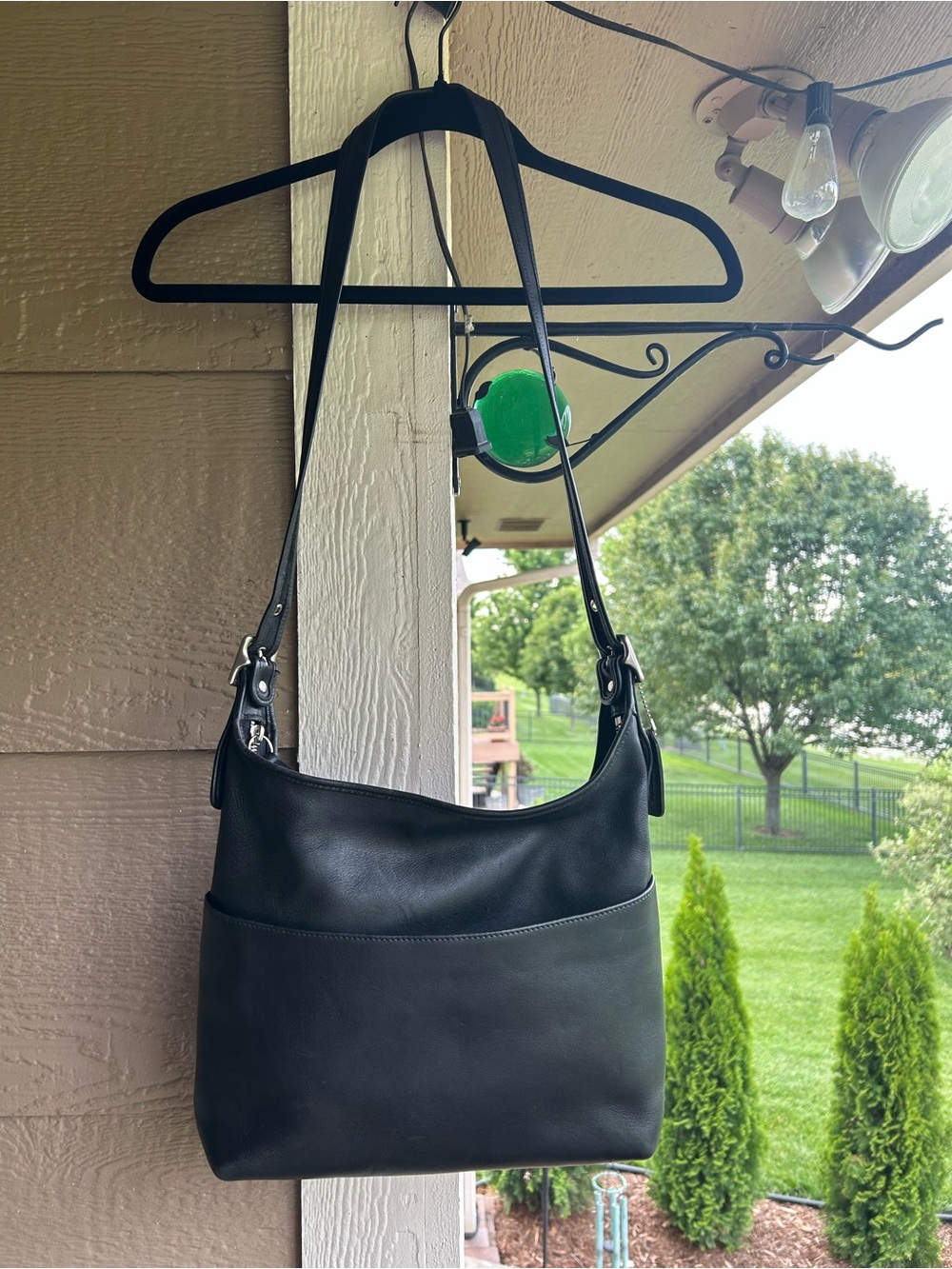 Coach Vintage Legacy Hobo H1P-9148
Made in Costa Rica - Picture 14 of 16